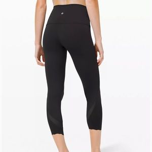 Lululemon high rise scalloped wunder under crops